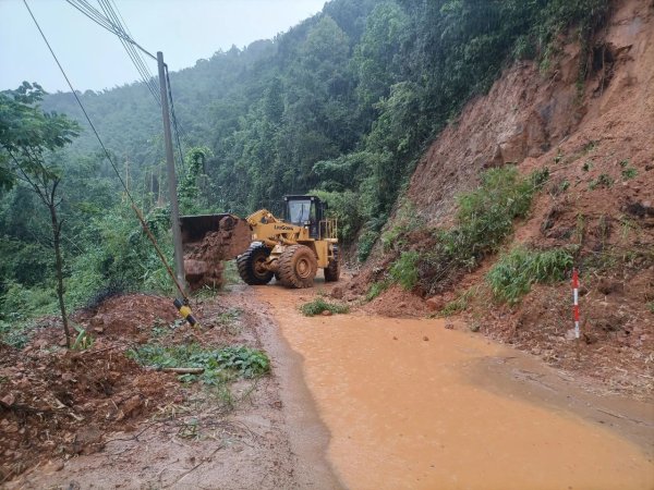 金惠配资 全力抢修保通畅 肇庆怀集县暴雨受损道路基本恢复通行